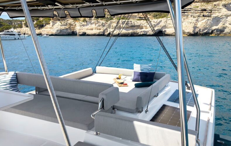 Flybridge rest area with solar panels